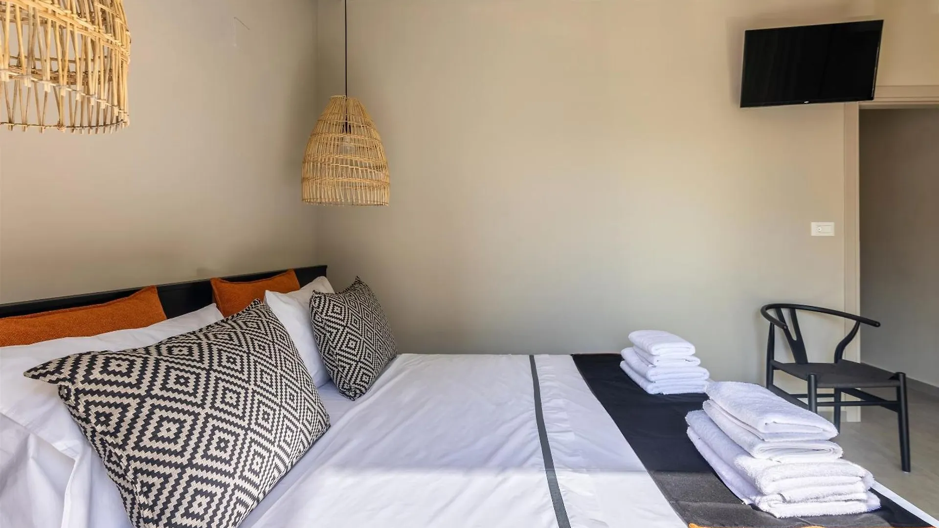 Andrews Luxury Suites Near The Airport Ηράκλειο Κρήτης